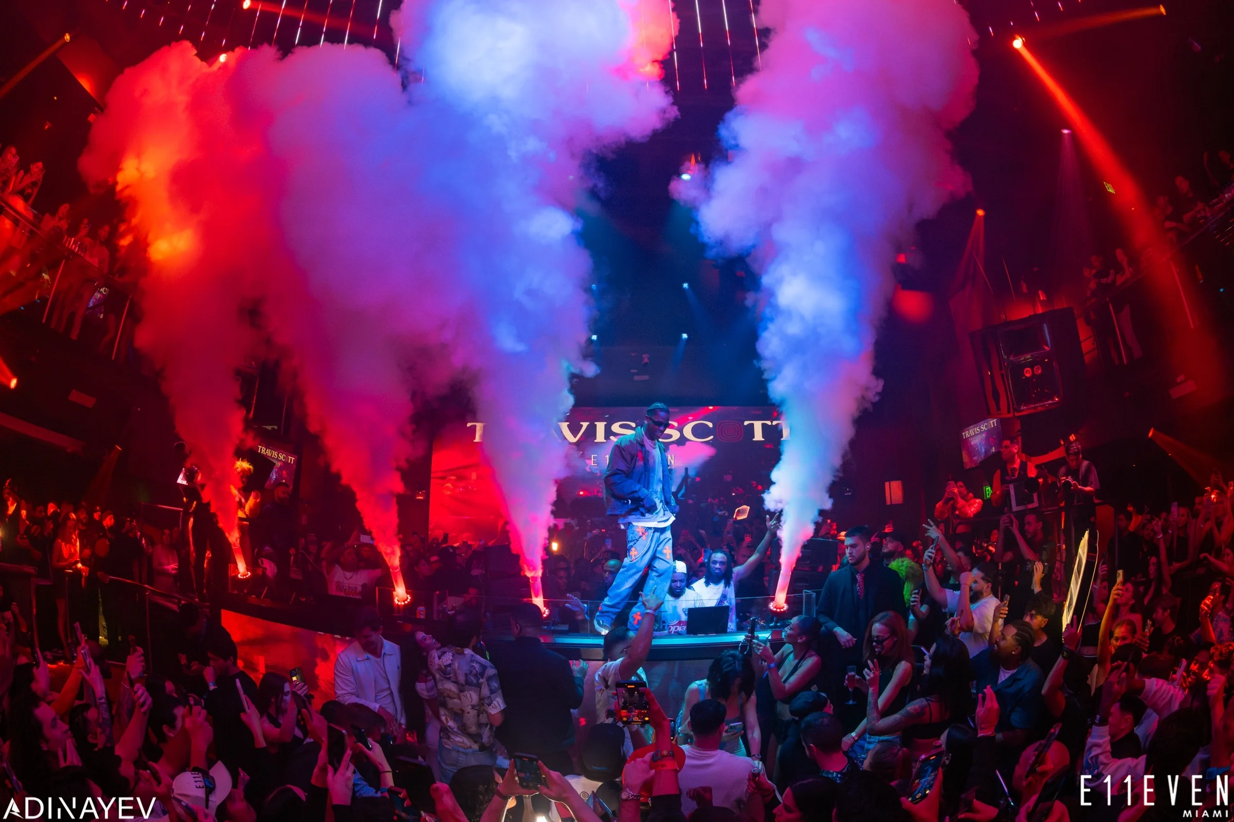 14 Best Nightclubs In Miami in 2024 - Where To Enjoy Those Tropical Nights image 17